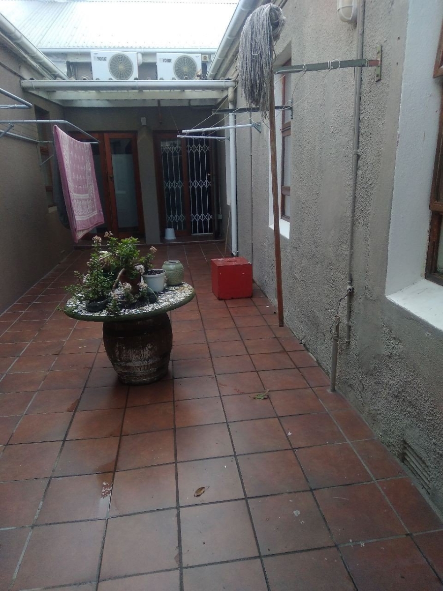 To Let 1 Bedroom Property for Rent in Observatory Western Cape